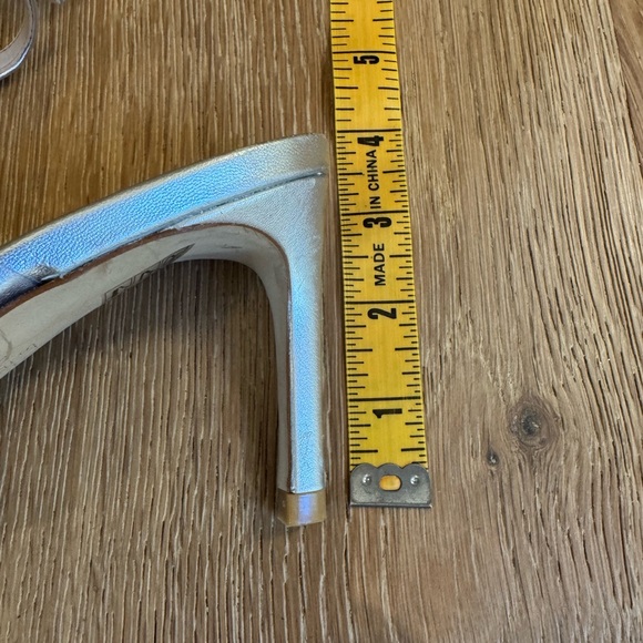 🔥Stuart Weitzman🔥FORMAL Mariposa 80 Sandal Sz7 Silver Worn3times PriceFirm! - Picture 10 of 14